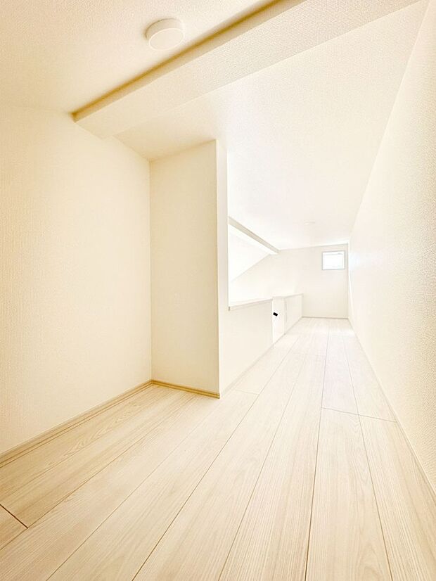 【収納】お部屋を有効活用できるロフト付き。季節品などスッキリ片付けられます！