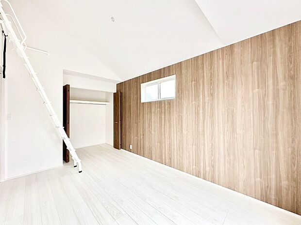 【寝室】収納が充実しているので居住スペースを広々使えます