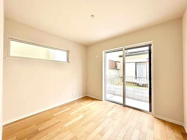 【子供部屋】窓からのやさしい光が心地よいプライベートルーム