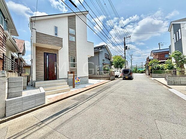 【前面道路含む現地写真】堂々完成!! ここから始まる新生活を応援いたします!