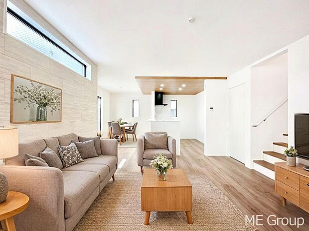 【リビング】対面キッチン＆リビングイン階段を採用した家族の絆深まるＬＤＫ　※家具はCGです