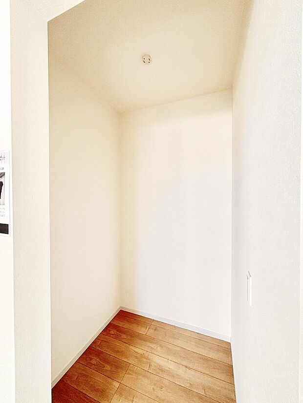 【ウォークインクローゼット】ウォークインクローゼットの活用で生活空間スッキリ