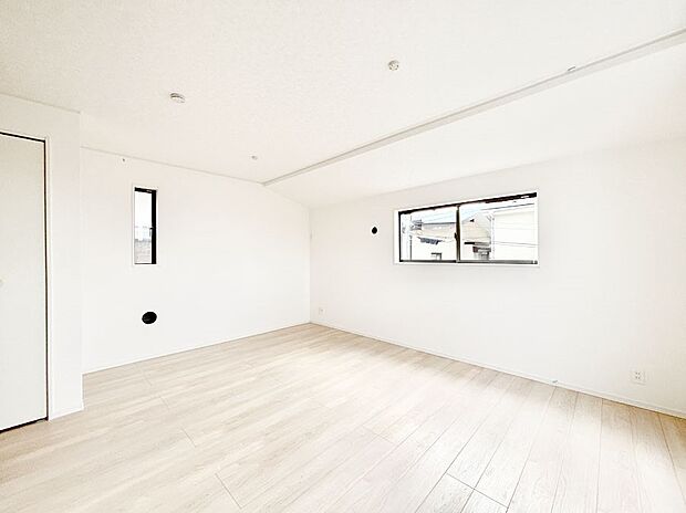 【ダイニング】家族の笑顔が自然と生まれてくる、そんな雰囲気のダイニングに仕上がっています 