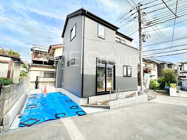 【現地外観写真】たっぷりの陽光と心地よい風が舞い込む住まい 