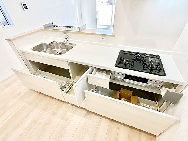 【その他設備(スライド収納)】使いやすさを優先したスライド式収納タイプ!