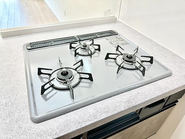 【その他設備(Ｓｉセンサーコンロ)】ガスコンロはＳｉセンサー搭載。火力調節や焦げ付き・消し忘れも防いでくれます。