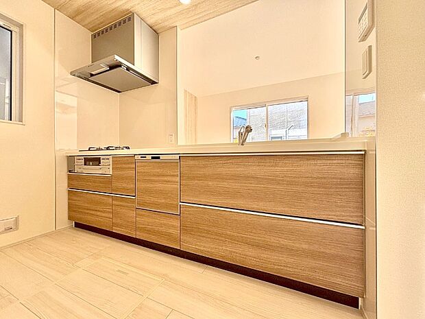 【キッチン】ゆとりあるキッチンではご家族と楽しくお料理ができます。