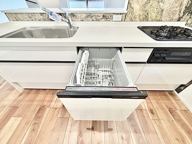 【食洗機】面倒なお片づけは食洗機にお任せ！家事の負担が減って、時間にも気持ちにもゆとりができます。