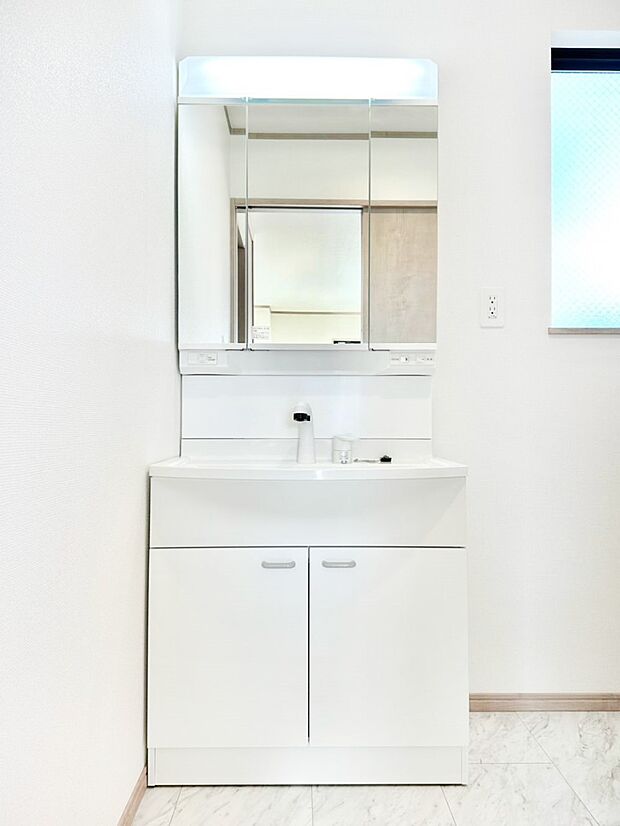 【洗面台・洗面所】収納力と機能性に優れた洗面化粧台