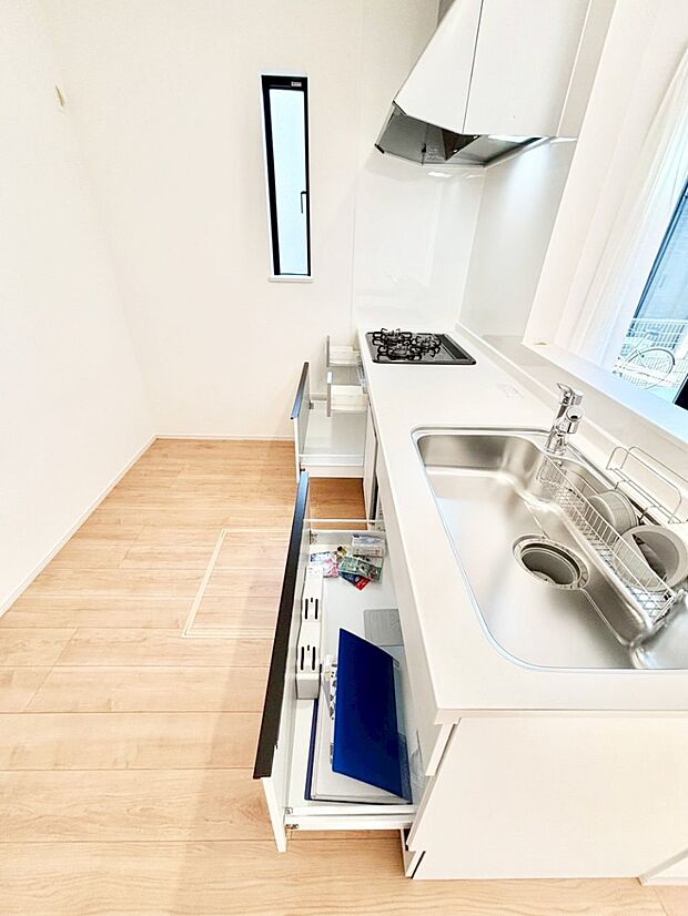 【その他設備(スライド収納)】使いやすさを優先したスライド式収納タイプ！