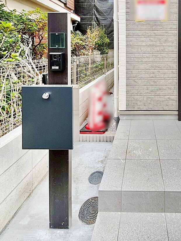 【その他現地】表札・インターホン・ポストをひとつに集約