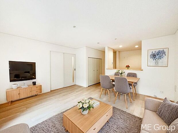 【リビング】落ち着いた雰囲気のLDKは家族みんなの快適空間※家具はCGです