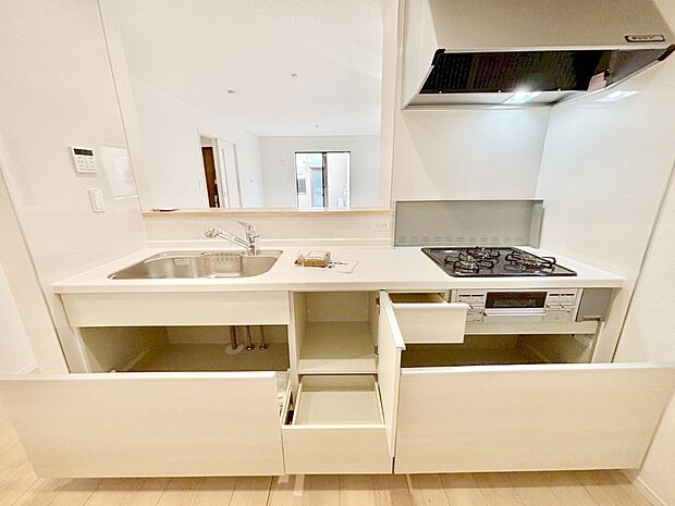 【その他設備(スライド収納)】使いやすさを優先したスライド式収納タイプ!