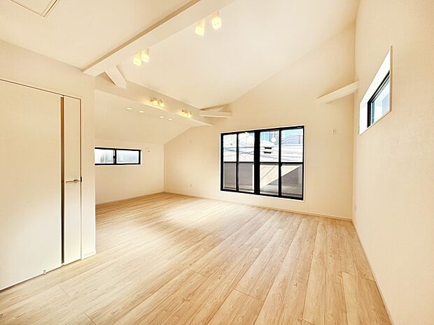 【リビングダイニング】快適な床暖房付、自然とご家族が集まり団らんを満喫できます