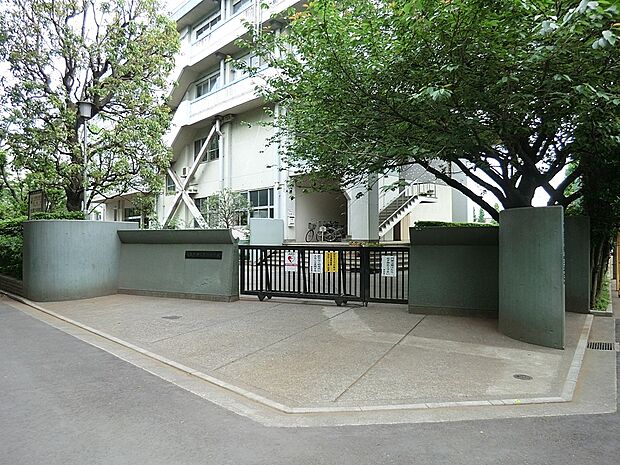 武蔵野市立第六中学校（約1,500m）