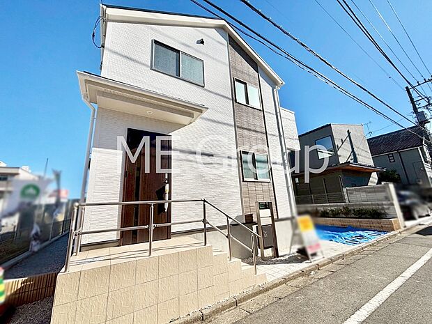 【現地外観写真】たっぷりの陽光と心地よい風が舞い込む住まい