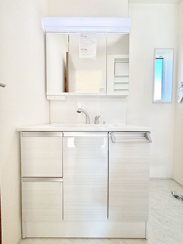 【ランドリースペース】上質な洗面空間がゆとりの時間を演出