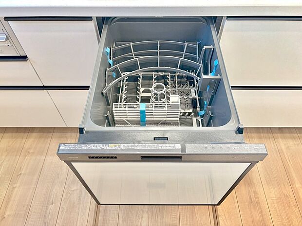 【その他設備(食洗機)】面倒なお片づけは食洗機にお任せ！家事の負担が減って、時間にも気持ちにもゆとりができます。