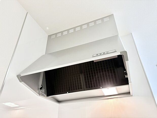 【その他設備(レンジフード)】基本的なお手入れはフィルターのみ!お手入れのしやすさも魅力です。