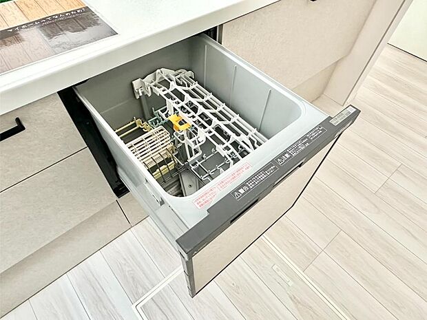 【その他設備(食洗機)】面倒なお片づけは食洗機にお任せ!家事の負担が減って、時間にも気持ちにもゆとりができます。