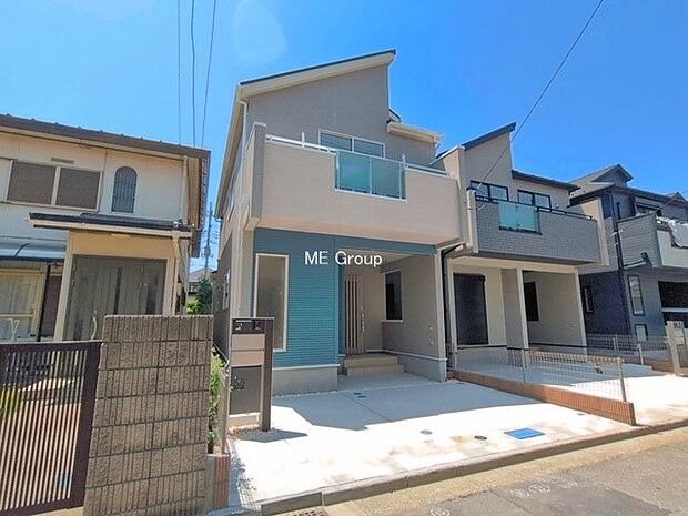【現地外観写真】たっぷりの陽光と開放感に包まれる明るい住まい  