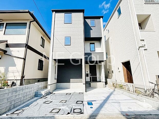 【現地外観写真】たっぷりの陽光と心地よい風が舞い込む住まい