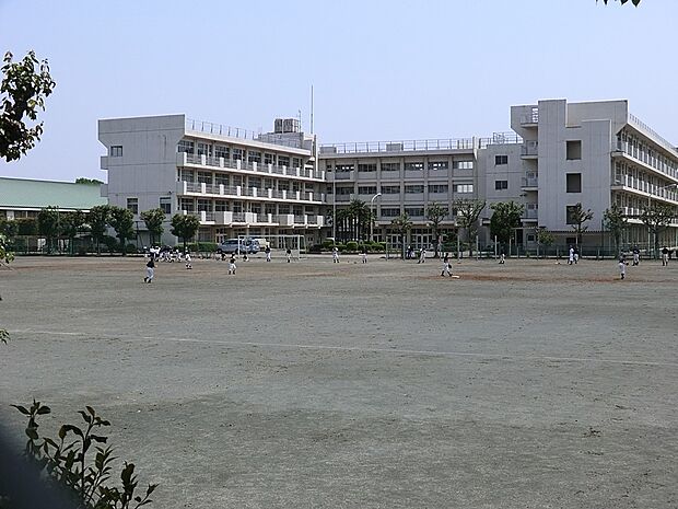 所沢市立狭山ヶ丘中学校（約2,080m・徒歩26分）
