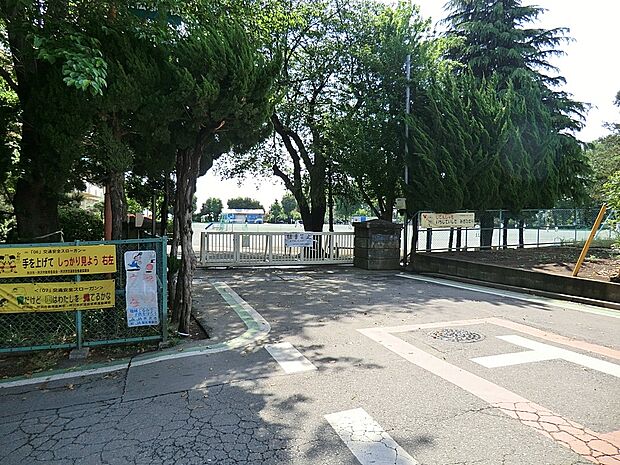 所沢市立安松小学校（約1,100m）