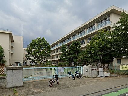所沢市立泉小学校 900m