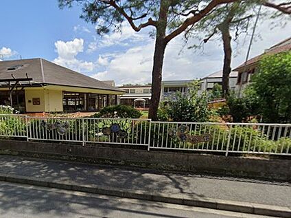 自由学園幼児生活団幼稚園 640m
