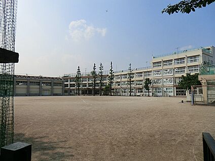 練馬区立豊渓中学校 1300m