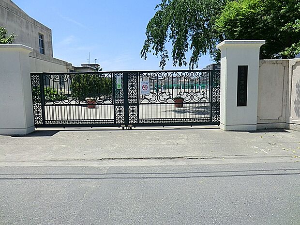 川崎市立玉川中学校(約300m)