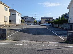 福岡県福岡市西区泉1-20