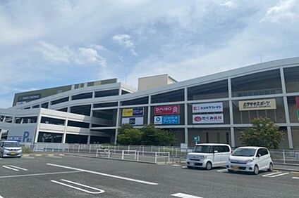 イオンモール福津 973ｍ(徒歩13分)