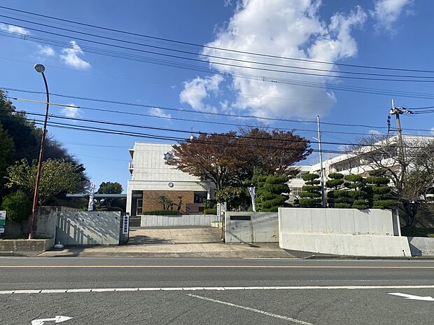 福津市立福間東中学校(約2,000m)