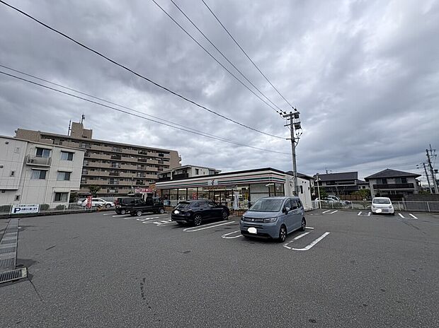 セブンイレブン福岡次郎丸4丁目店（約397m）