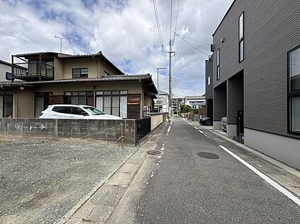 【前面道路含む現地写真】
