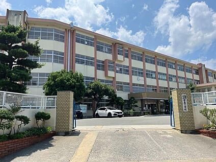 福岡市立田島小学校 約960m(徒歩12分)