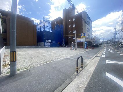 【前面道路含む現地写真】