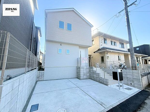 【現地外観写真】現地完成済みですので即日見学可能です♪周辺物件とともにご紹介させていただきますのでお気軽にお問い合わせください！ 