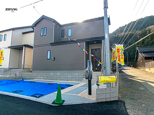 【現地外観写真】現地完成済みですので即日見学可能です♪周辺物件とともにご紹介させていただきますのでお気軽にお問い合わせください！ 