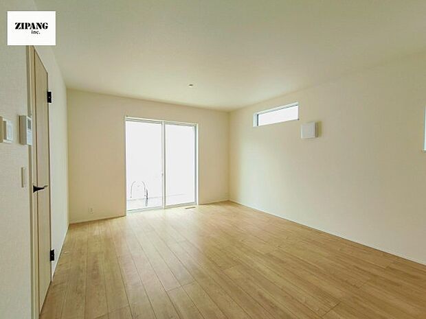 【居間・リビング】【リビング】キッチンと一体になったリビングはひろびろとしたくつろぎ空間を実現しています。 