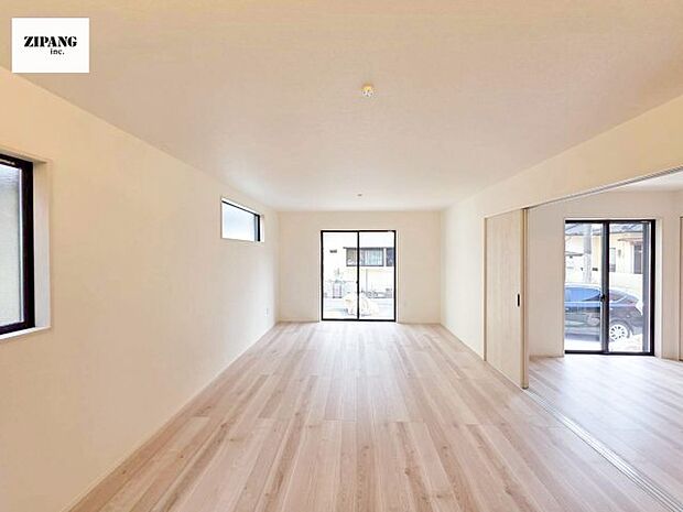 【居間・リビング】【リビング】キッチンと一体になったリビングはひろびろとしたくつろぎ空間を実現しています。 