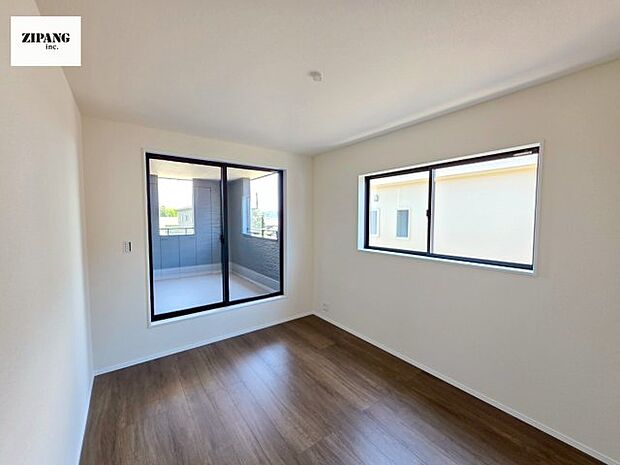 【洋室】【洋室】2階に洋室3部屋と各お部屋にクローゼットがあります。