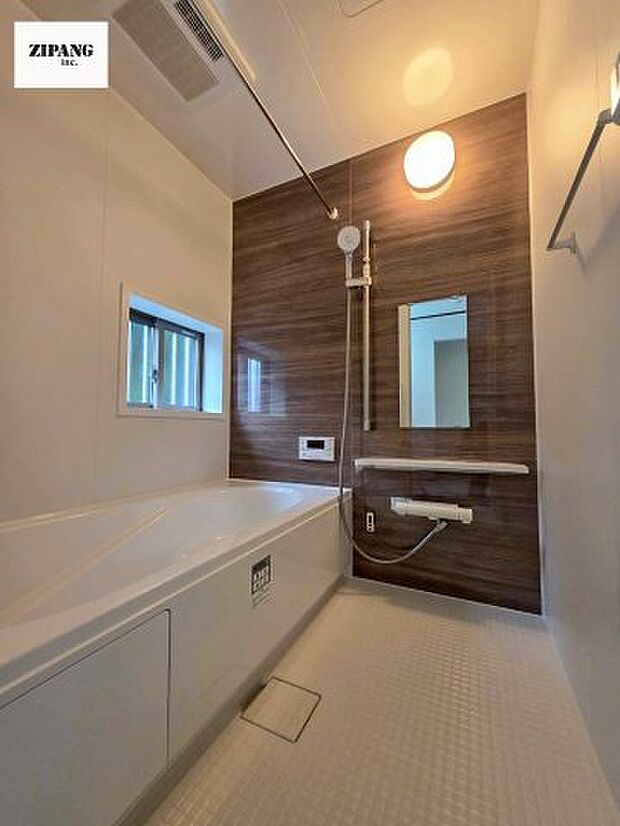 【風呂】【浴室】1坪タイプのお風呂。浴室暖房換気乾燥機付きで、雨の日の洗濯や冬の入浴を快適に過ごせます。