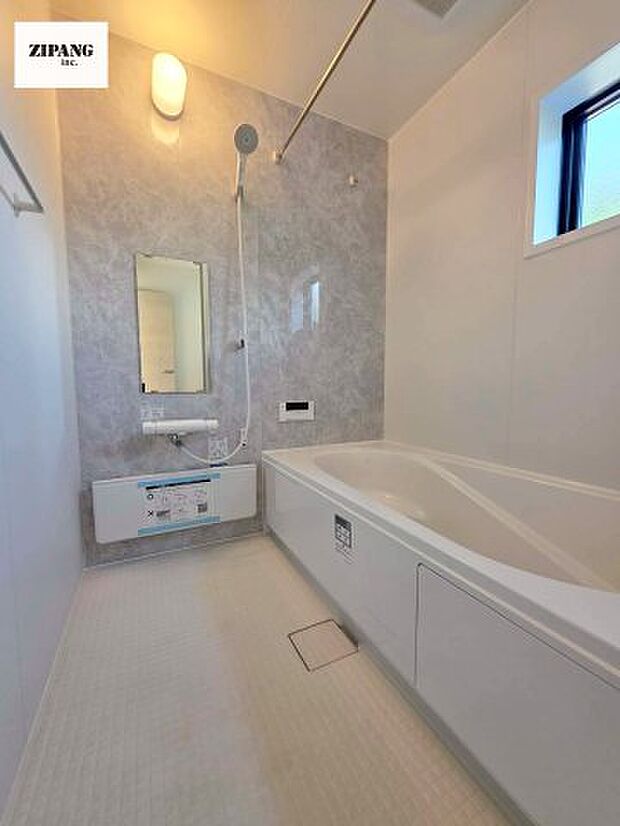 【風呂】【浴室】1坪タイプのお風呂。浴室暖房換気乾燥機付きで、雨の日の洗濯や冬の入浴を快適に過ごせます。