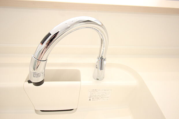【キッチン水栓】タッチレス水栓で、直接触らないので水垢汚れが付きにくいです！