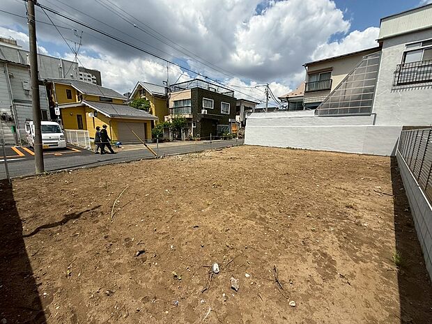 【◆現地】広々とした土地になりますので物件が建った際も圧迫感なくお過ごしいただけるかと思います。