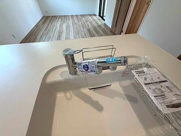 【◆シンク】水ハネがしずらい静音シンクになります。洗い物もしやすい広めのシンクになっております。