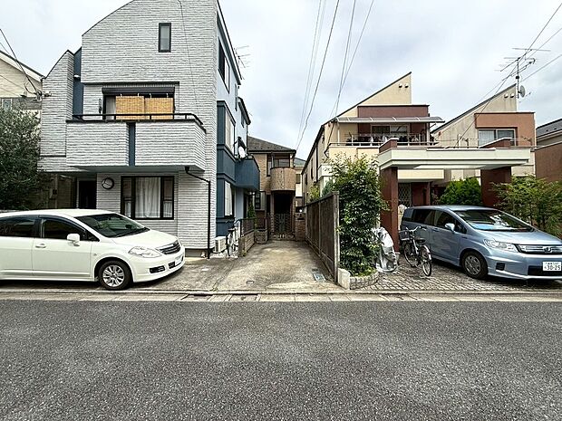 【◆現地】こちらは現地の現況写真になります。現況古家ありですが、この場所に新しく邸宅が建ちます。
